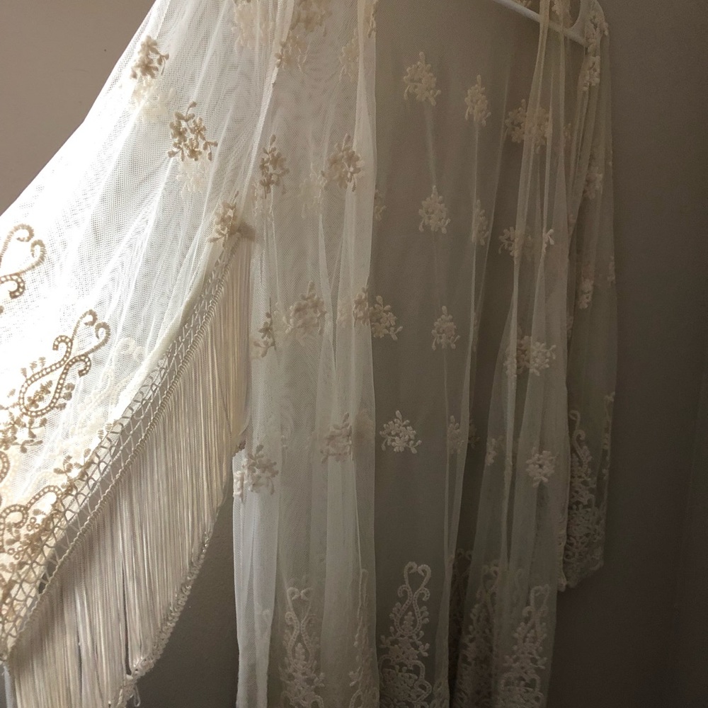 Lace fringe kimono